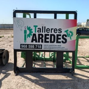 Carga alpacas para tractor