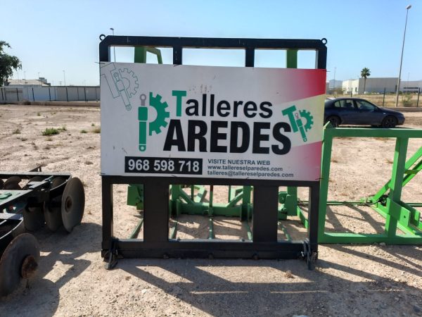 Carga alpacas para tractor