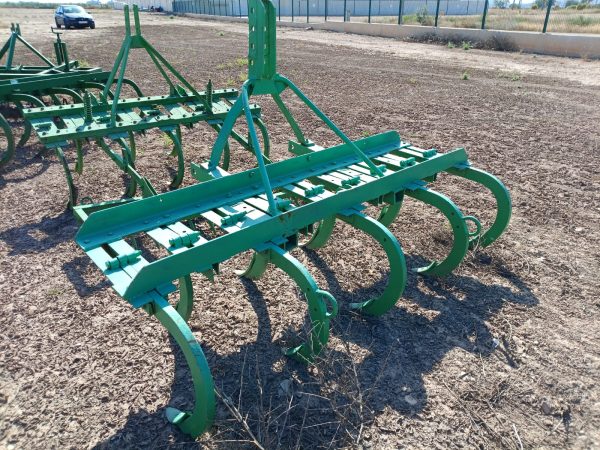 Cultivador agricola de 9 brazos fijos