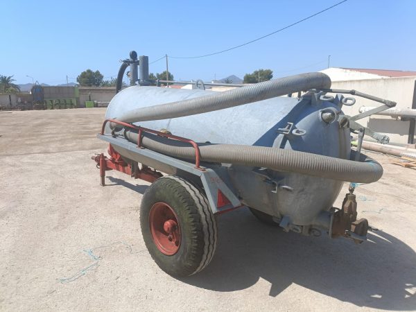 Cuba galvanizada de 2500 litros - Imagen 5