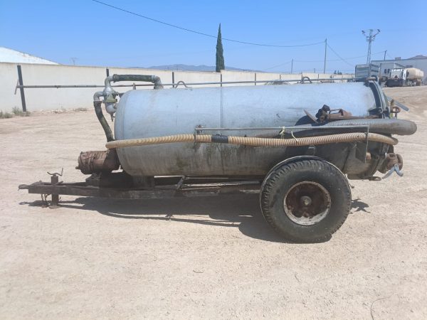 Cuba galvanizada de 2500 litros - Imagen 2