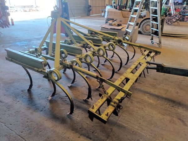 Cultivador de 20 brazos