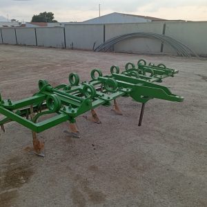 Cultivador 13 brazos (9 fijos +2 plegables a cada lado)
